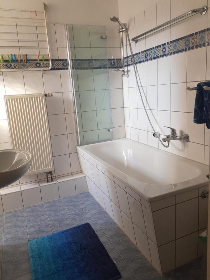 Apartment Am Suedpark Erfurt - Inkl Garten Mit Sitzlounge - Zentrumsnah Bagian luar foto